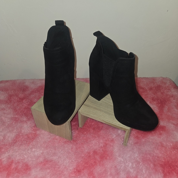 Worthington Shoes - Elegant Black Ankle Boots